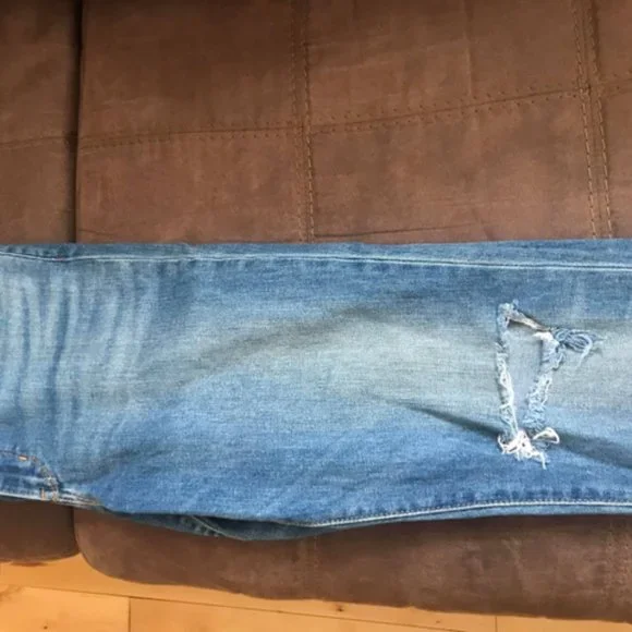 High Rise Levis Jeans - Picture 2 of 6